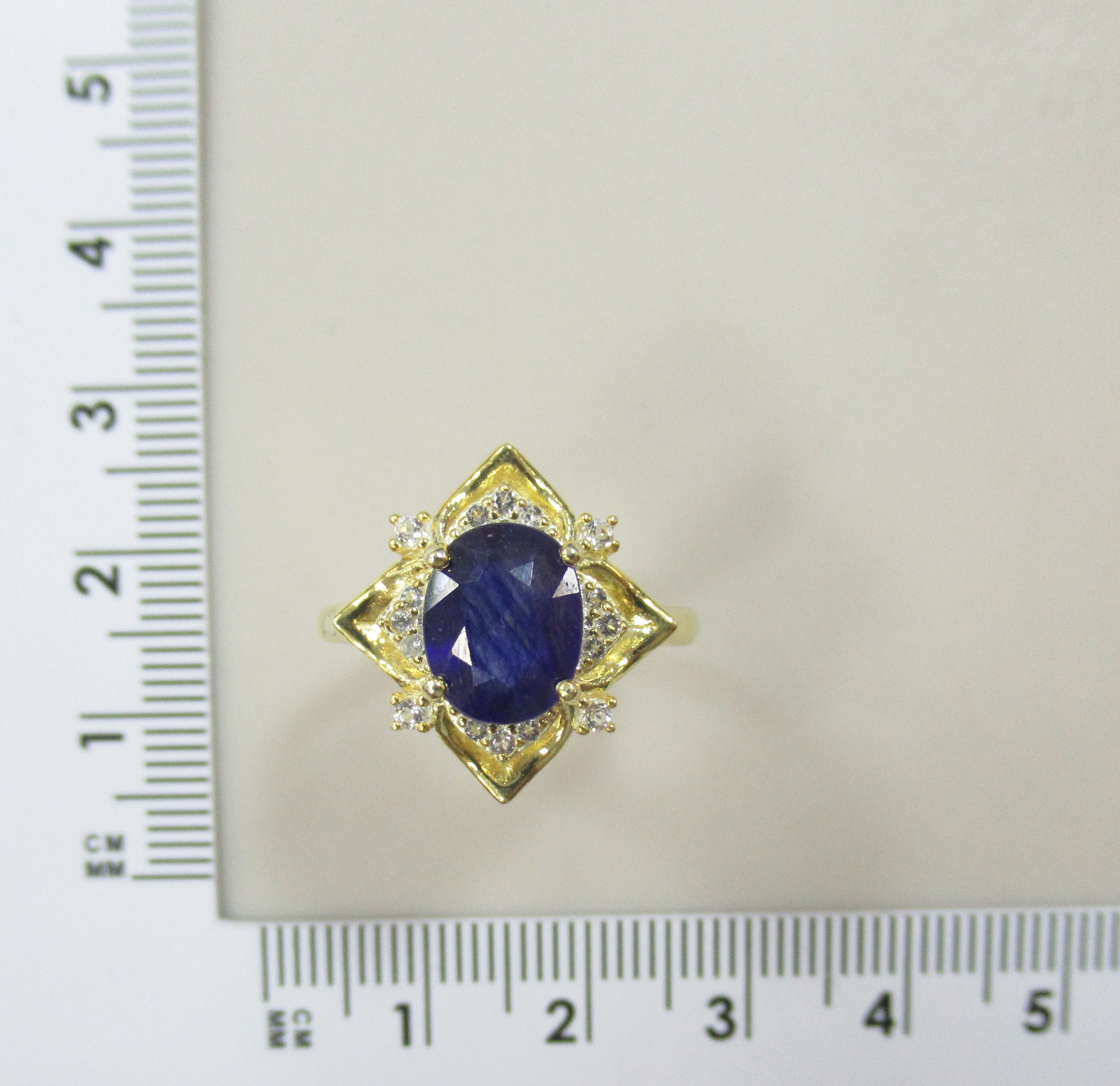 Серебряное кольцо с сапфиром